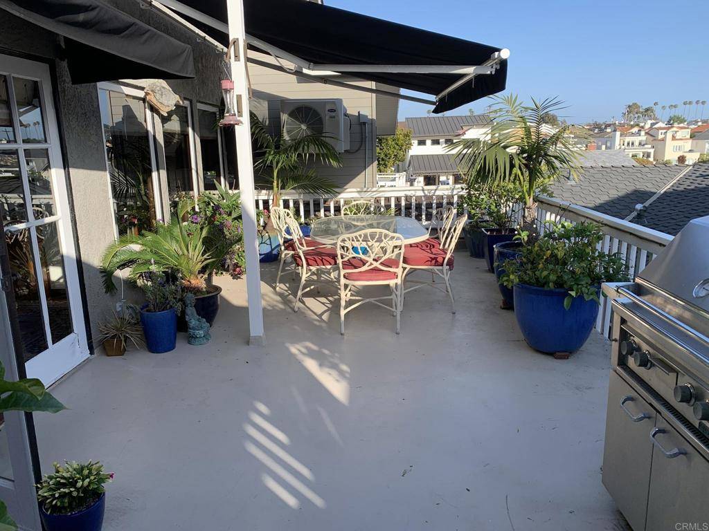 Corona Del Mar, CA 92625,429 Begonia AVE