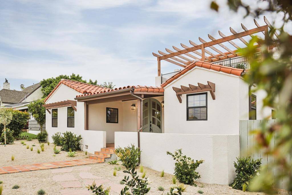San Diego, CA 92107,3728 Wawona DR