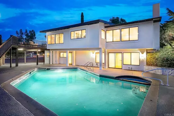 1051 Via Rancho Pkwy, Escondido, CA 92029