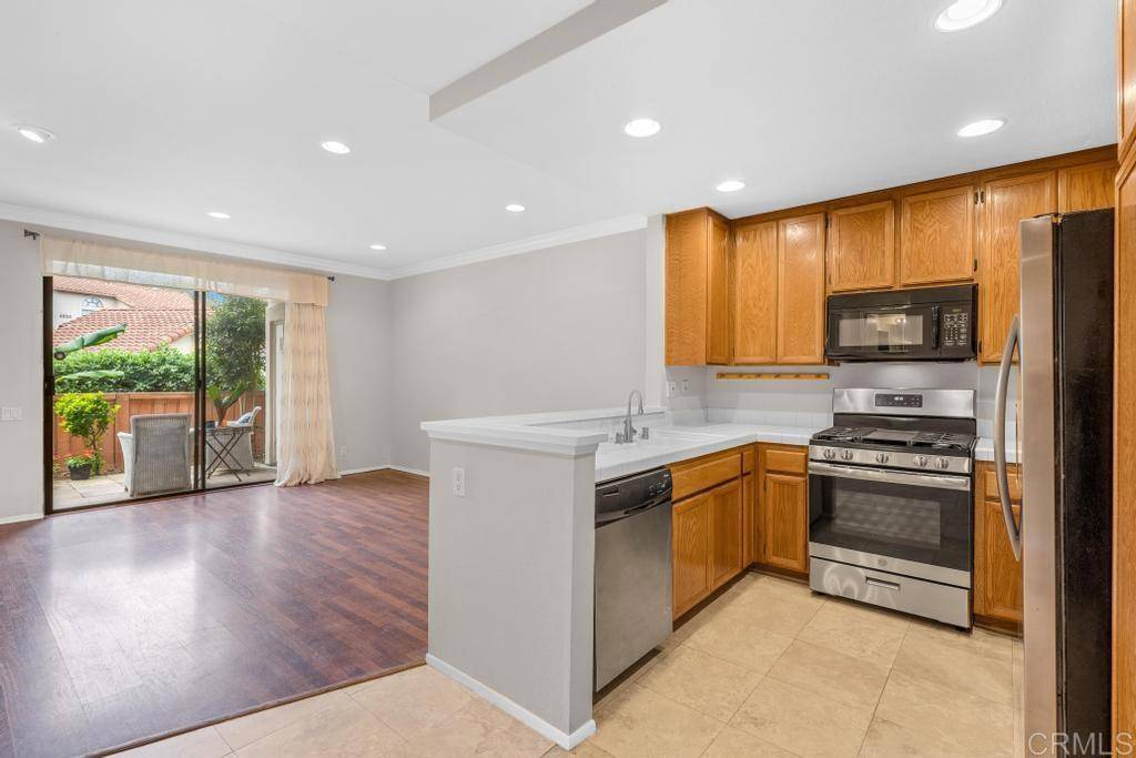 San Diego, CA 92130,4075 Carmel View RD #11