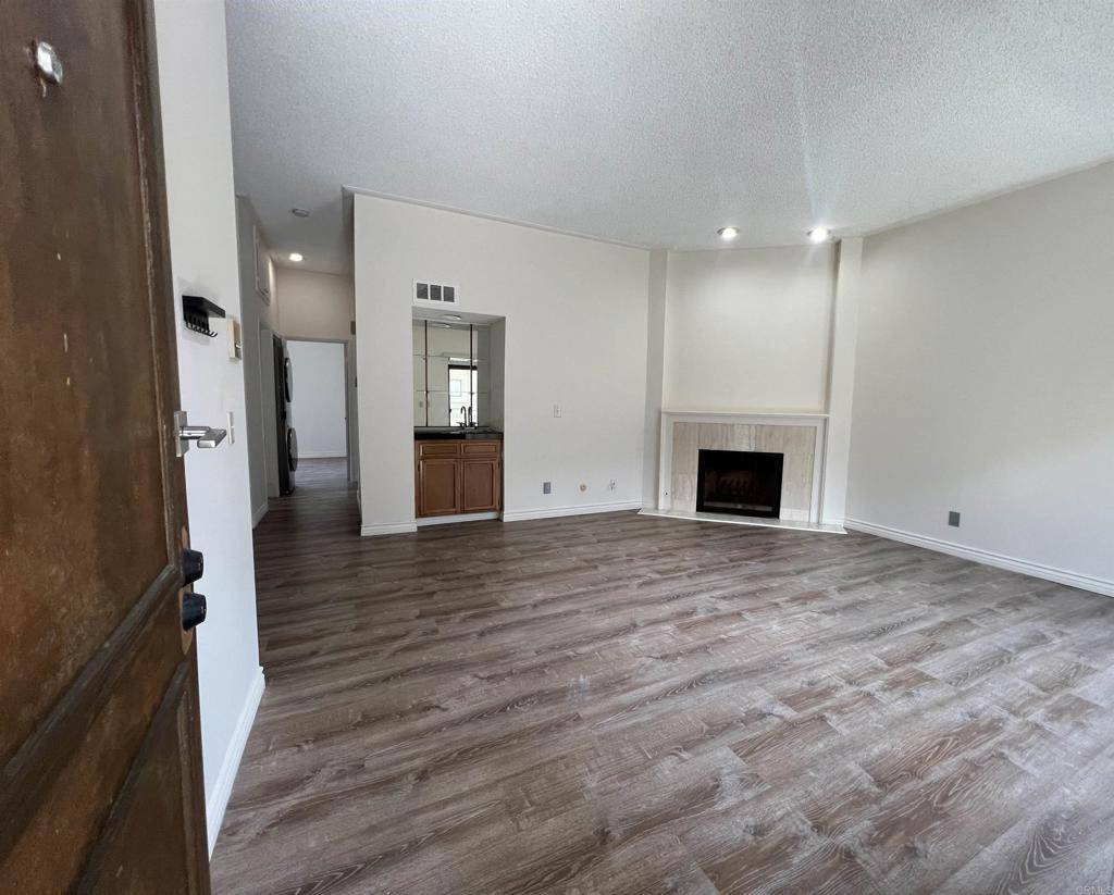 San Diego, CA 92117,5170 Clairemont Mesa Bvld #15