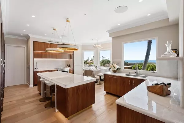 Solana Beach, CA 92075,210 Gibson Pt