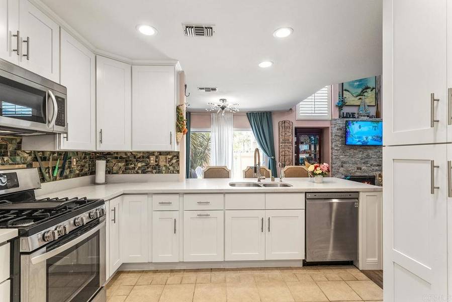 4610 Los Alamos WAY #C, Oceanside, CA 92057