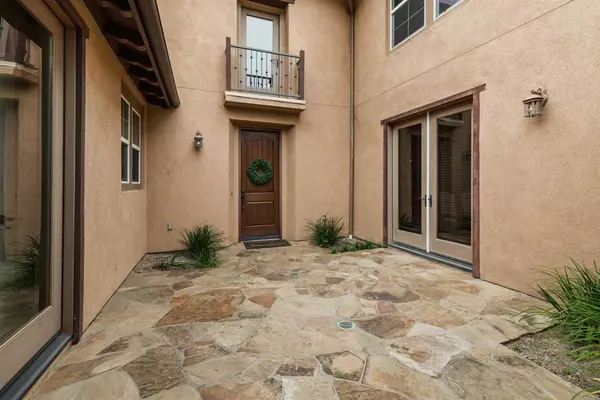 Carlsbad, CA 92009,6851 Helenite PL