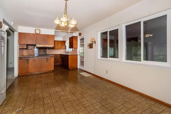 San Diego, CA 92139,6442 Seascape DR