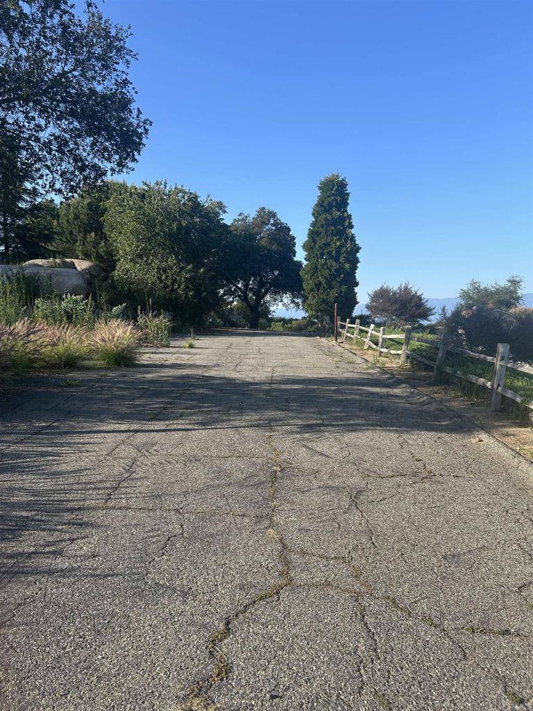High Mountain Ln, Escondido, CA 92026