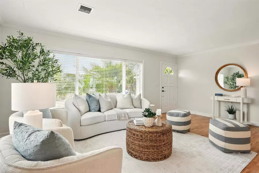 1927 Edinburg AVE, Cardiff By The Sea, CA 92007