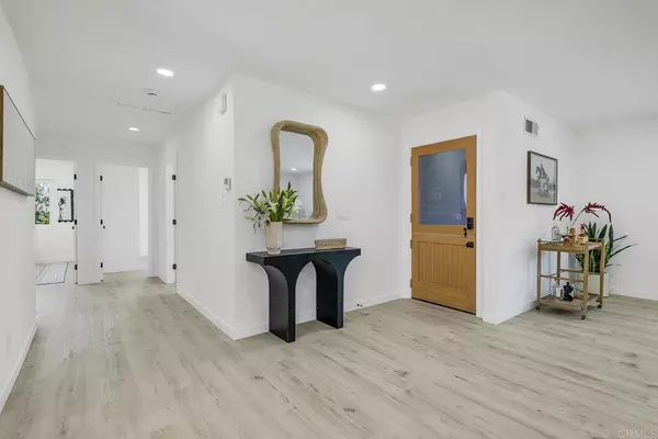 Vista, CA 92084,2037 Catalina AVE
