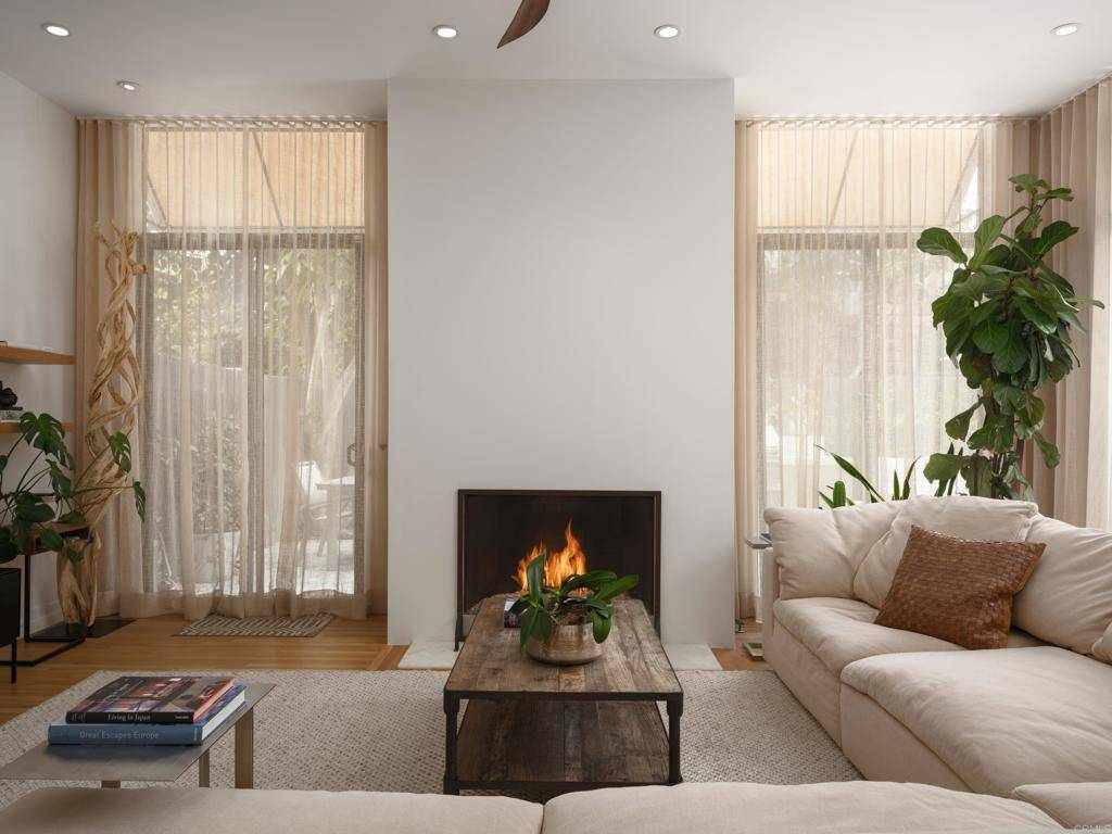 La Jolla, CA 92037,265 Coast Blvd #9