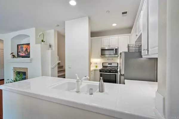 Carlsbad, CA 92010,4049 Peninsula DR
