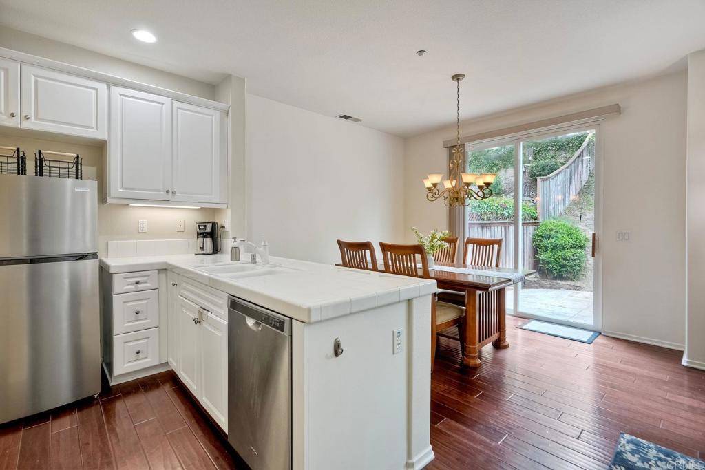 Carlsbad, CA 92010,4049 Peninsula DR