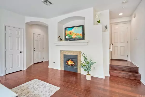 Carlsbad, CA 92010,4049 Peninsula DR