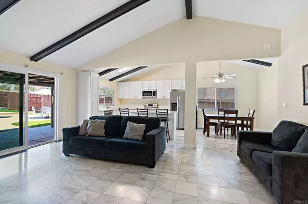 Escondido, CA 92027,2002 Stanley WAY