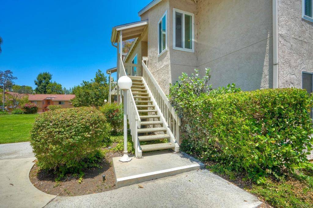 Vista, CA 92083,237 Diamond WAY #203
