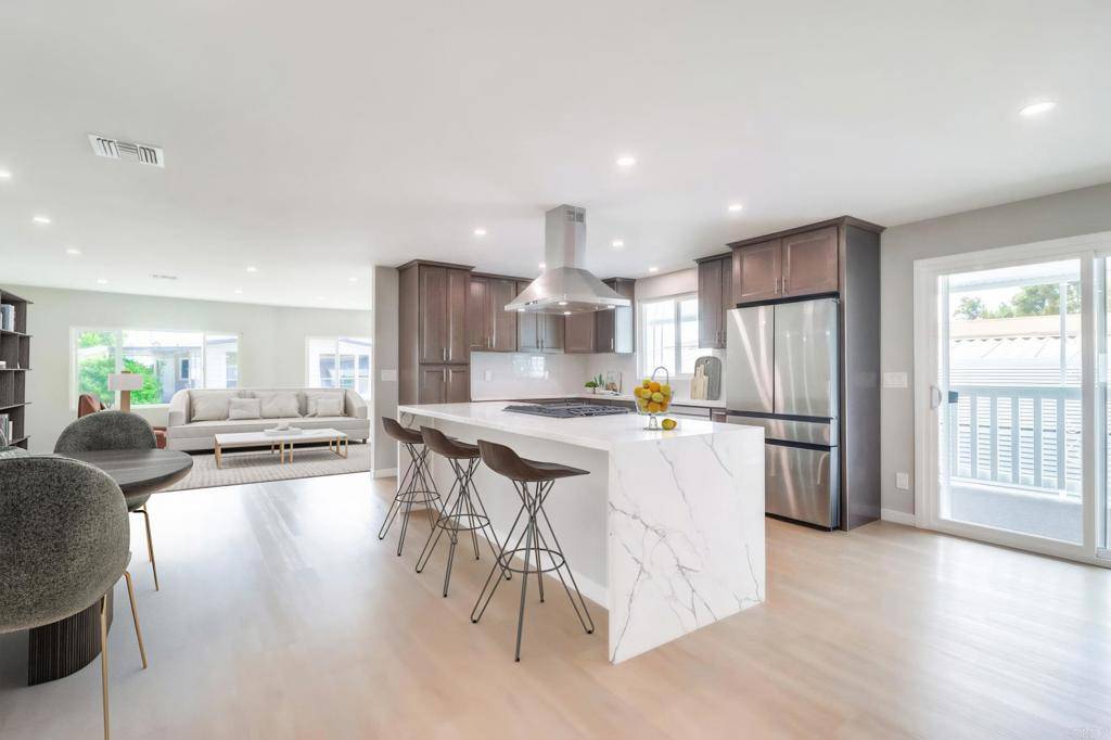Carlsbad, CA 92011,7320 San Bartolo ST