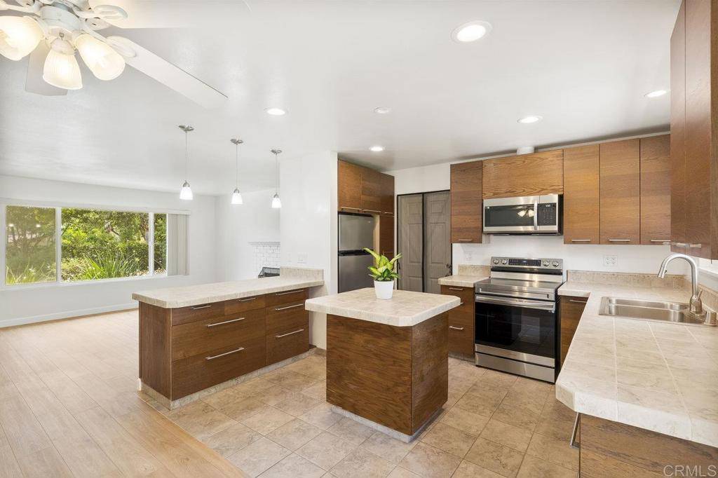 Escondido, CA 92026,3213 Quail RD