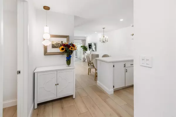 Carlsbad, CA 92009,2340 Caringa WAY #B