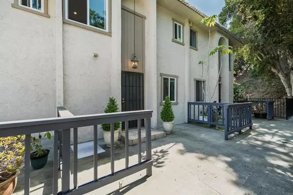 Carlsbad, CA 92009,2340 Caringa WAY #B