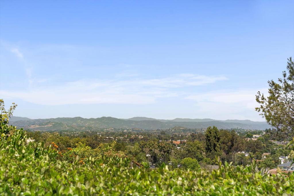 Escondido, CA 92029,2221 Cortina CIR