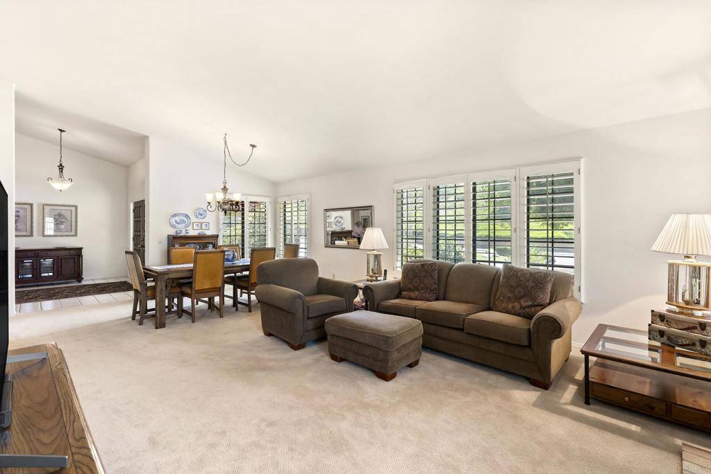 Escondido, CA 92029,2221 Cortina CIR