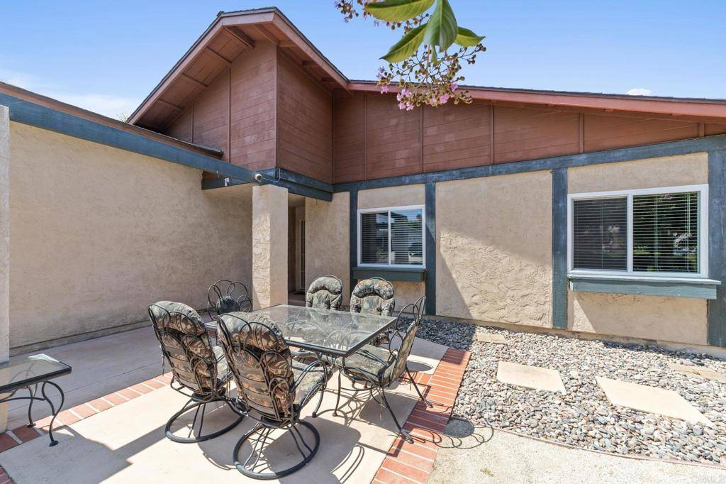 1505 Montiel Rd, San Marcos, CA 92069
