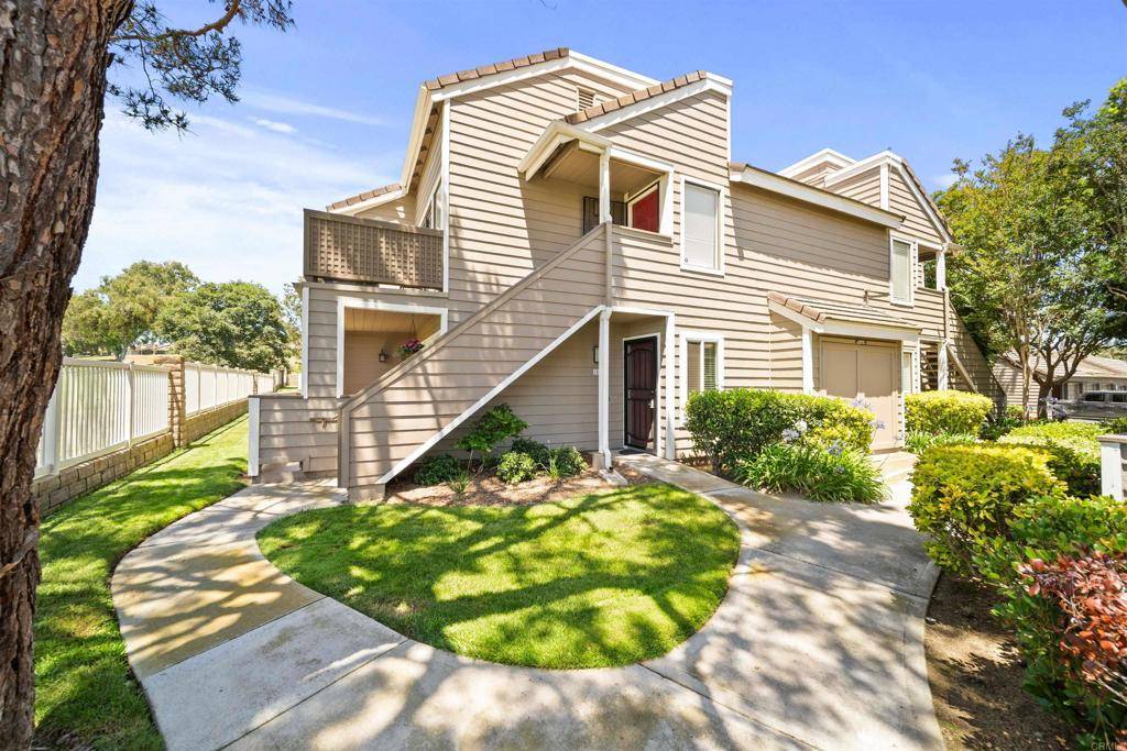 Vista, CA 92081,1087 Shadowridge DR #101