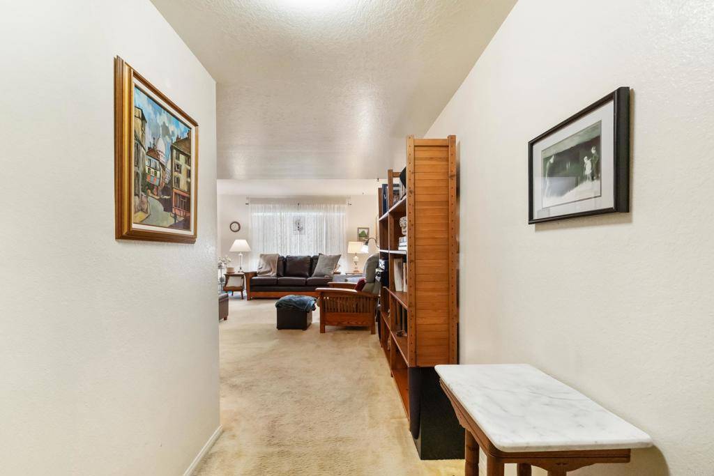 San Diego, CA 92103,2825 3rd AVE #303