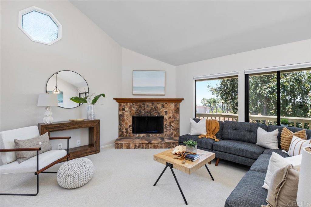 Carlsbad, CA 92009,6684 Corte Maria