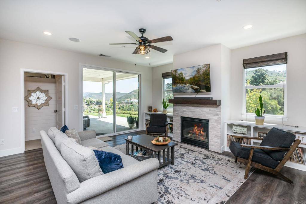 Fallbrook, CA 92028,1309 Sunny Heights RD