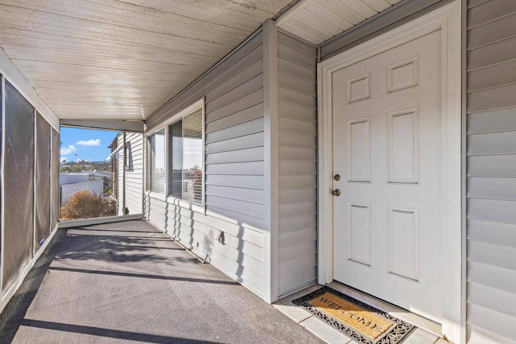 Vista, CA 92084,1600 E Vista WAY #23