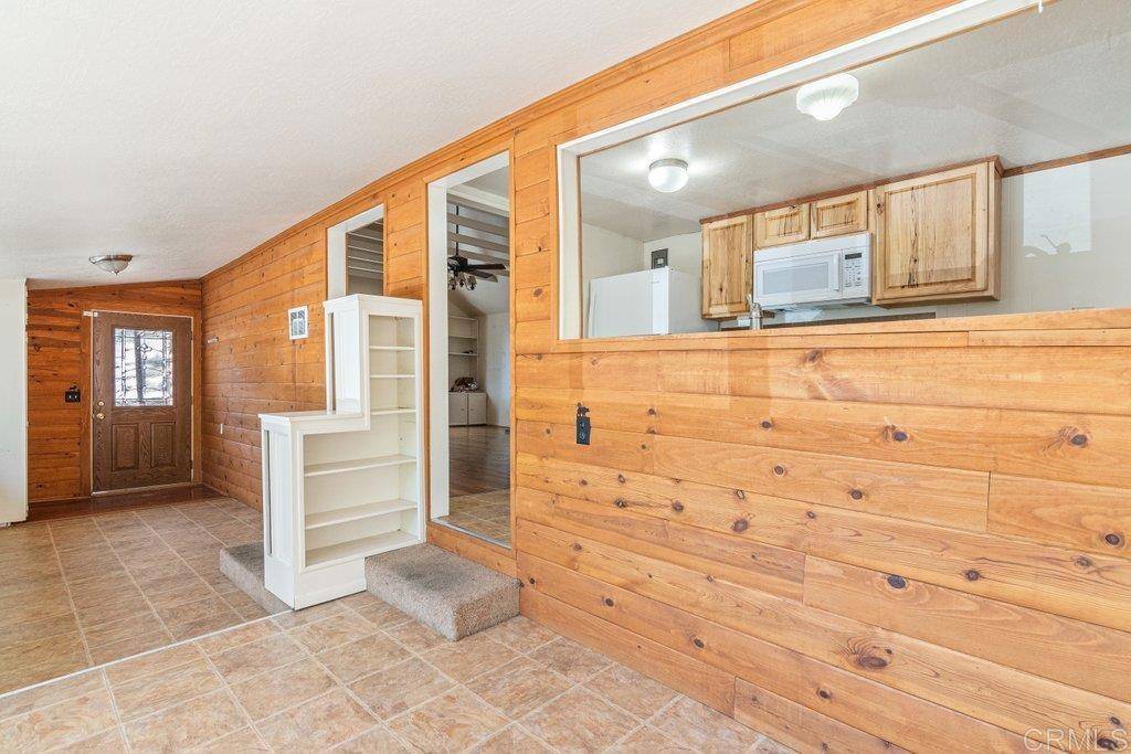 Rimforest, CA 92378,1211 Bridal Path