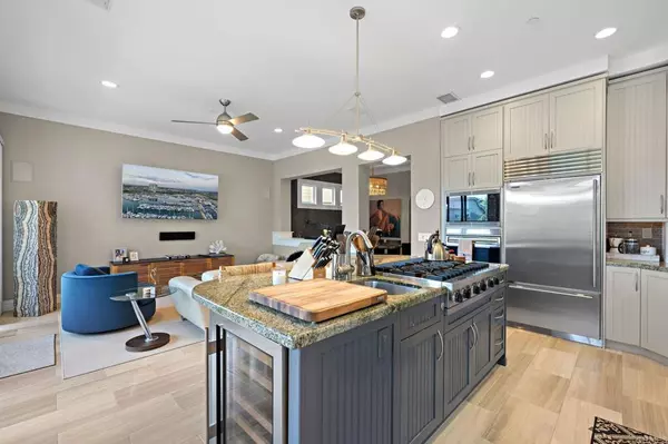 Solana Beach, CA 92075,834 S Cedros