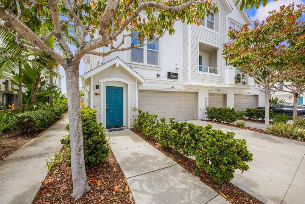 Oceanside, CA 92054,835 Harbor Cliff WAY #286