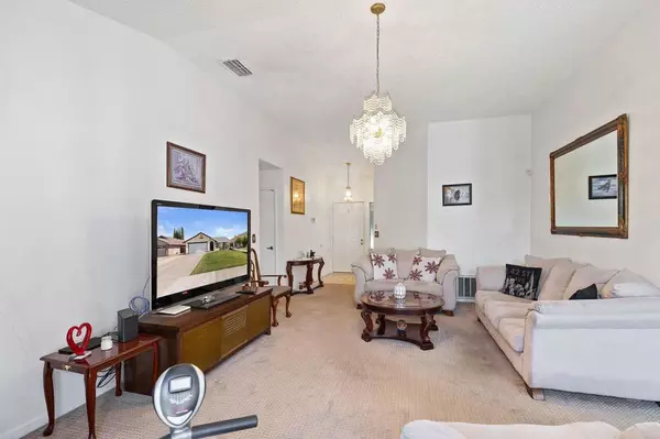 Sacramento, CA 95823,4068 De La Vina WAY