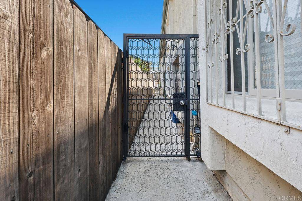 San Diego, CA 92116,4525 Mississippi ST #2