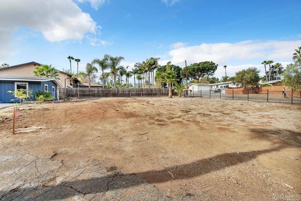 Vista, CA 92084,Oak DR
