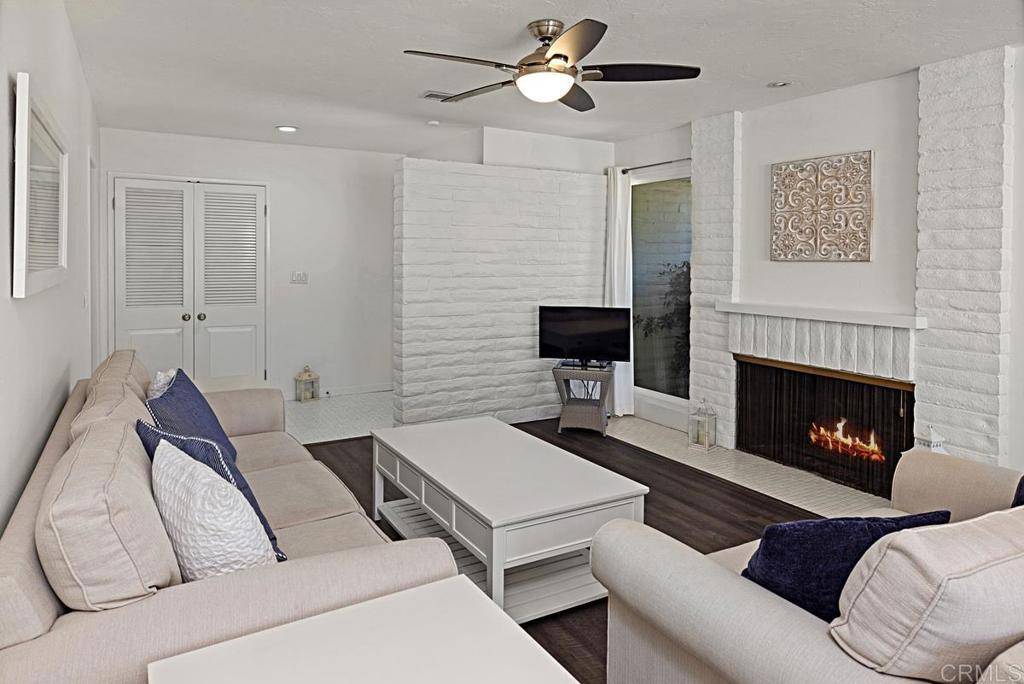 San Diego, CA 92115,4221 Collwood LN