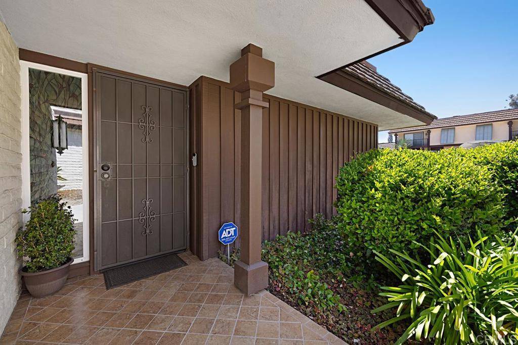 San Diego, CA 92115,4221 Collwood LN