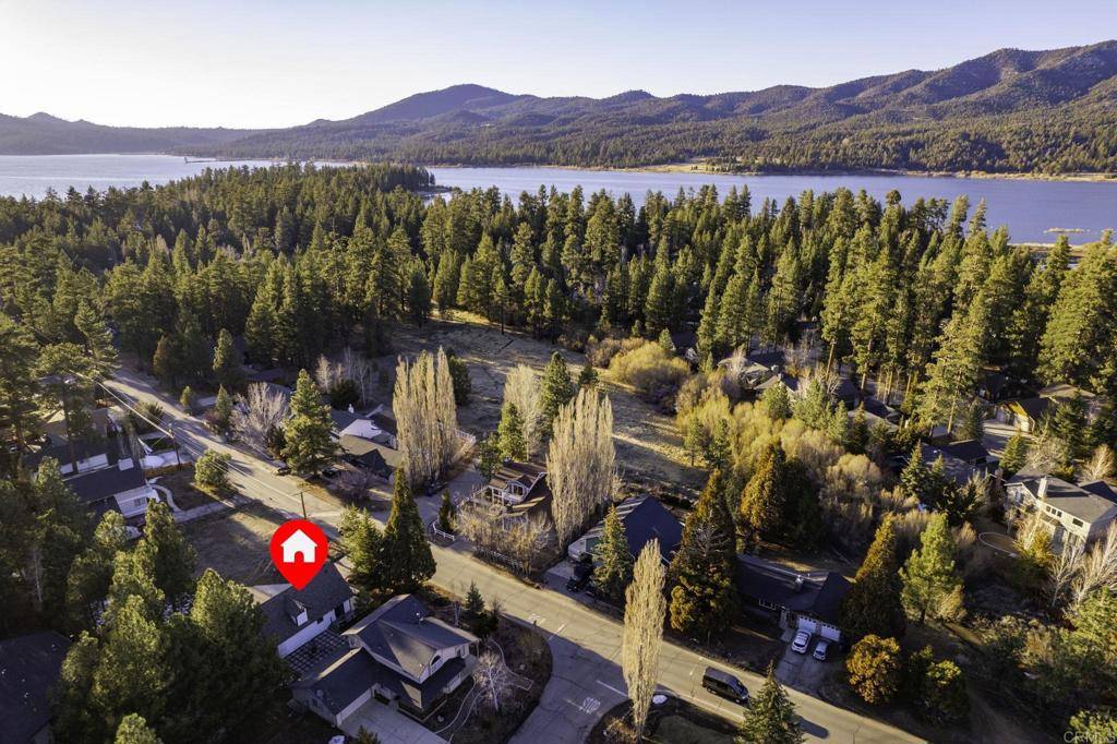 Big Bear Lake, CA 92315,41605 Swan DR