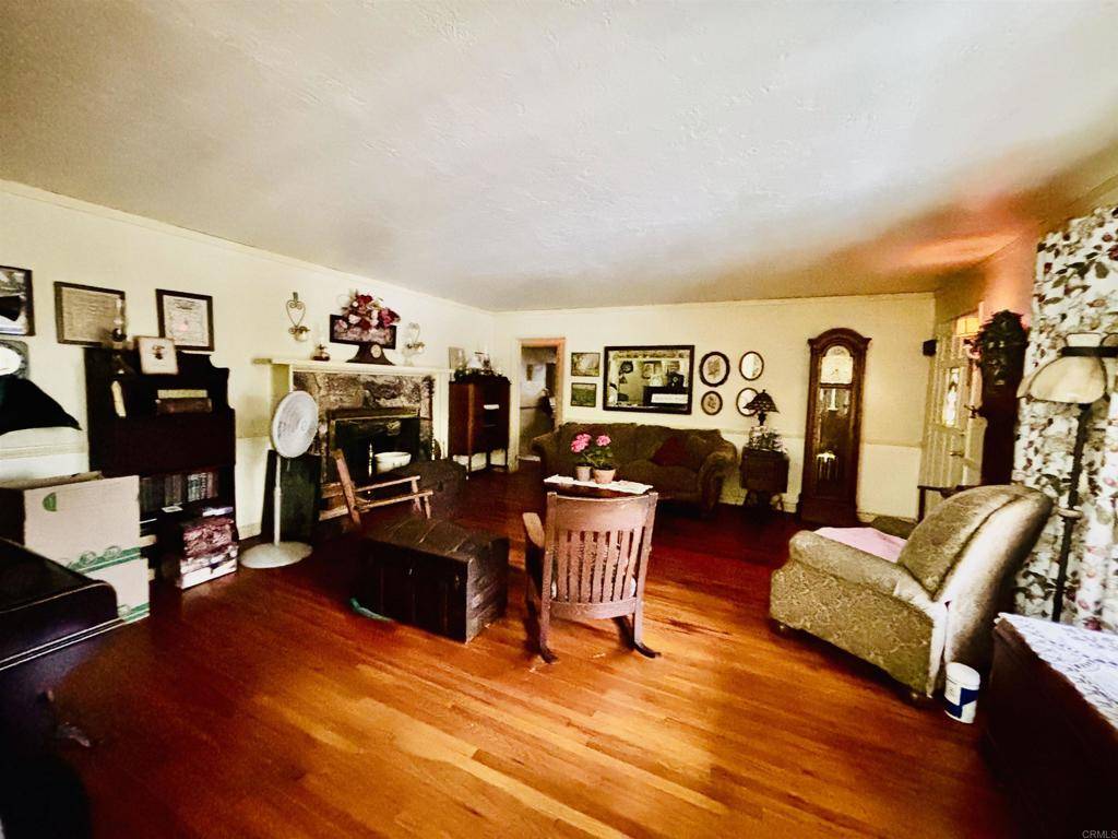 Vista, CA 92083,129 Brass LN