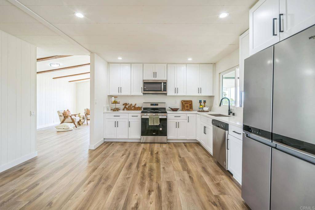 Oceanside, CA 92057,1453 Salem CT