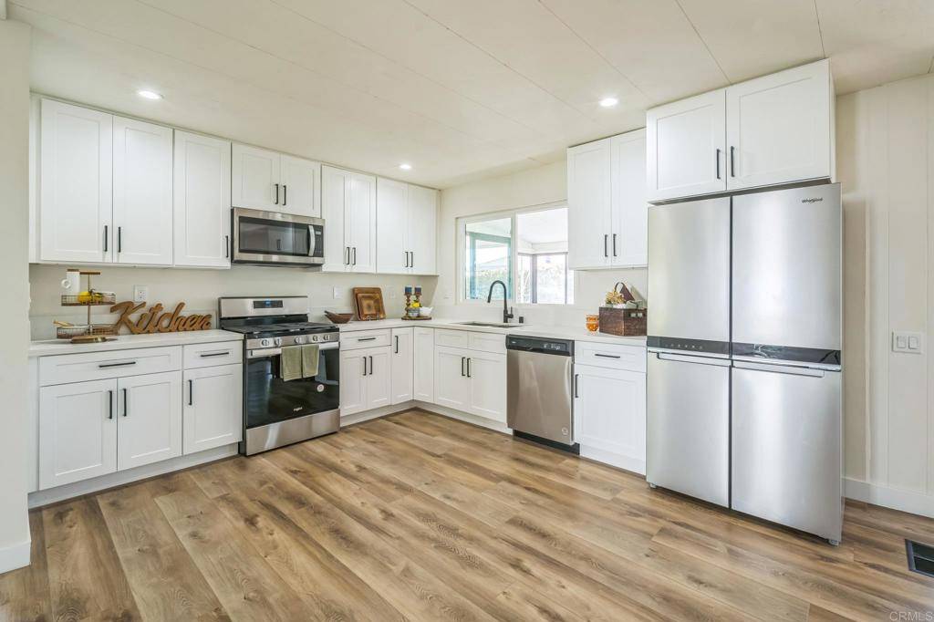 Oceanside, CA 92057,1453 Salem CT
