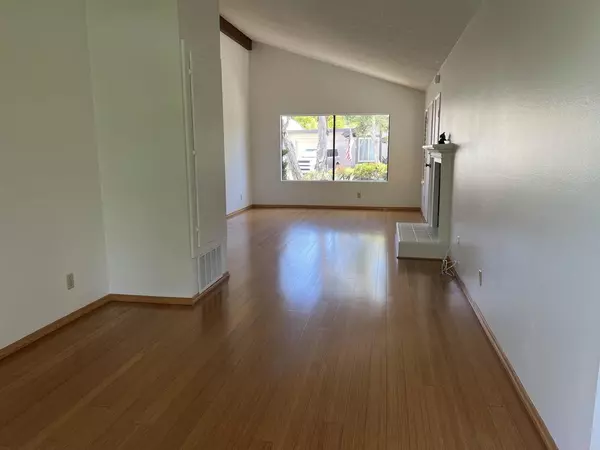 Vista, CA 92084,1404 Lombard Street