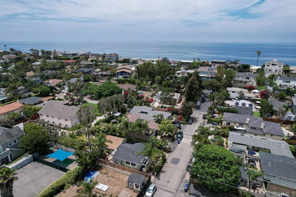 Encinitas, CA 92024,121 CADMUS St.