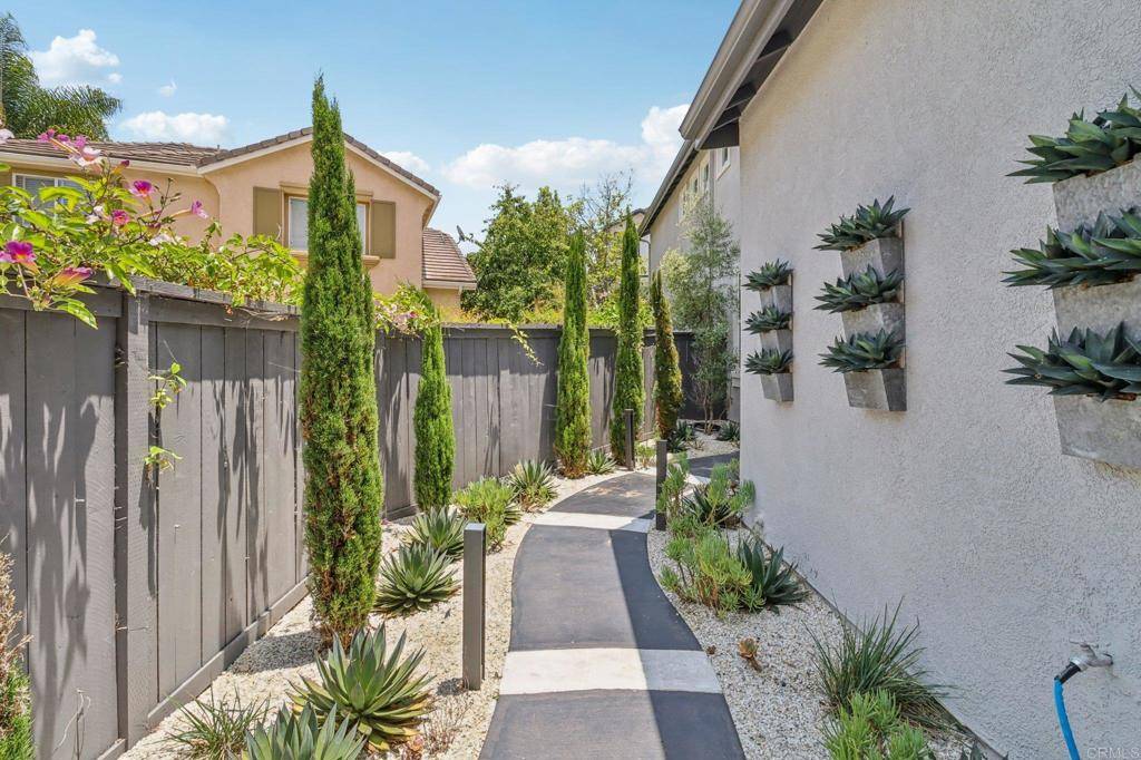 Carlsbad, CA 92010,5414 Foxtail Loop