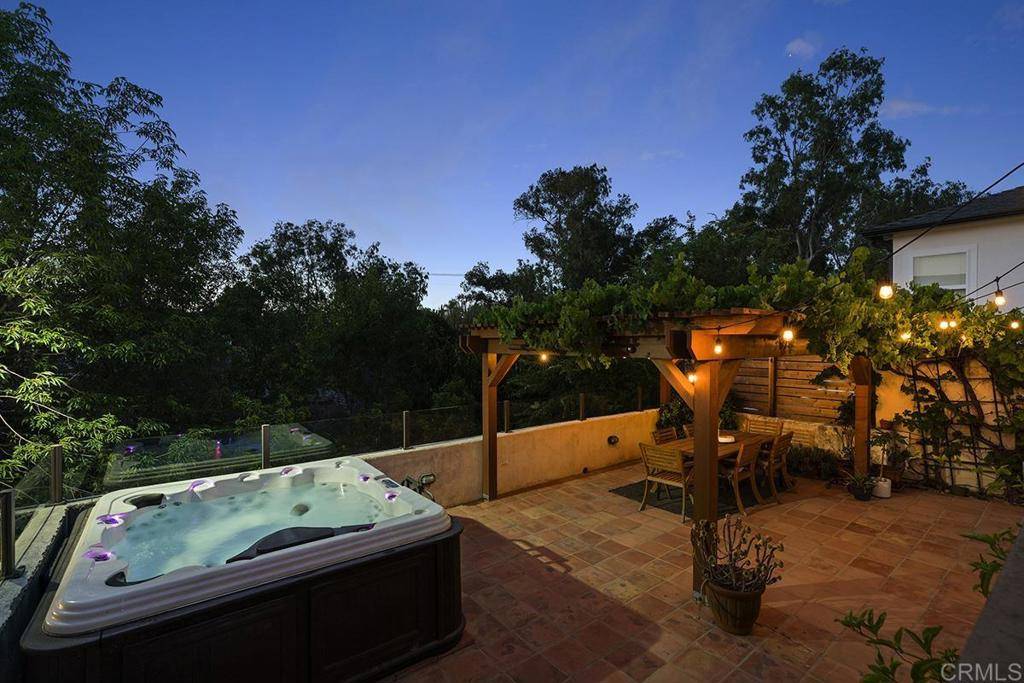 San Diego, CA 92115,5412 Siesta DR