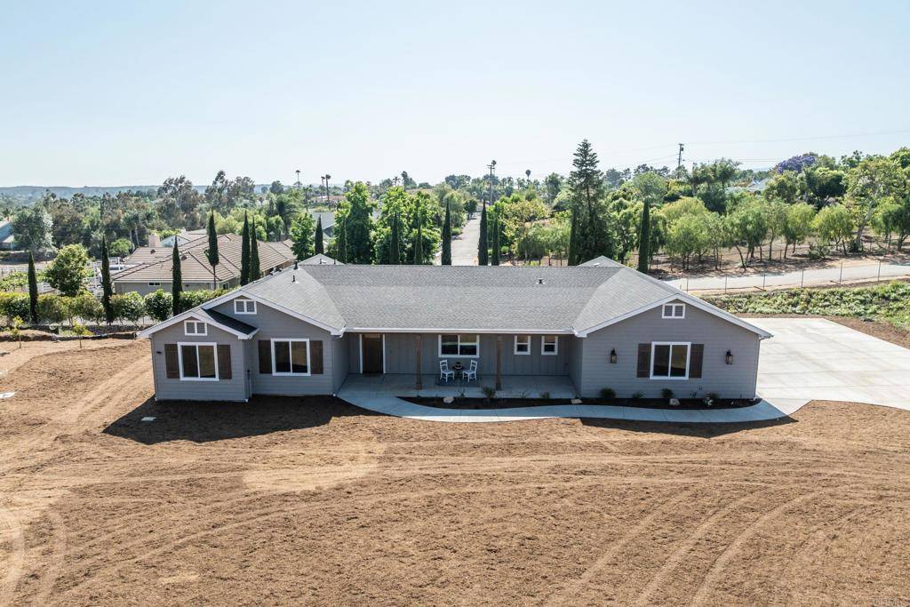 1904 Grey Rabbit Hollow LN, Fallbrook, CA 92028