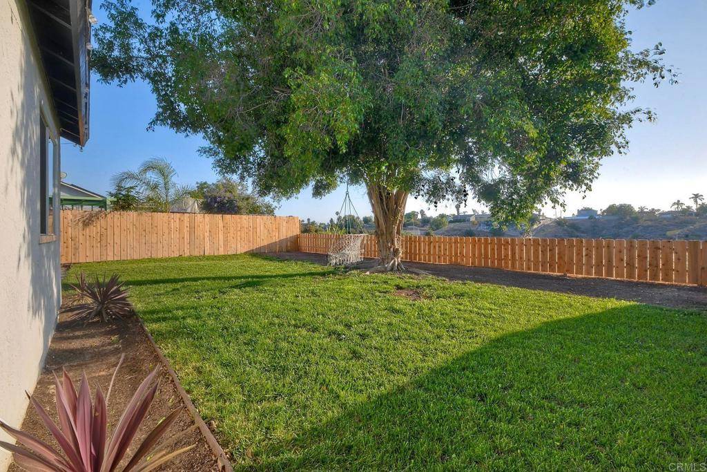 San Diego, CA 92114,5922 Flipper DR