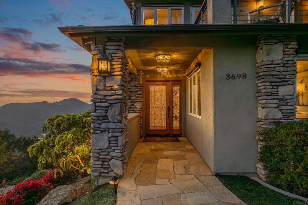Vista, CA 92084,3698 Camino De Las Lomas