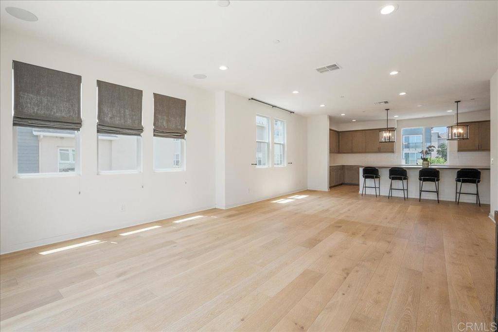 Carlsbad, CA 92009,6108 Colt Pl #106